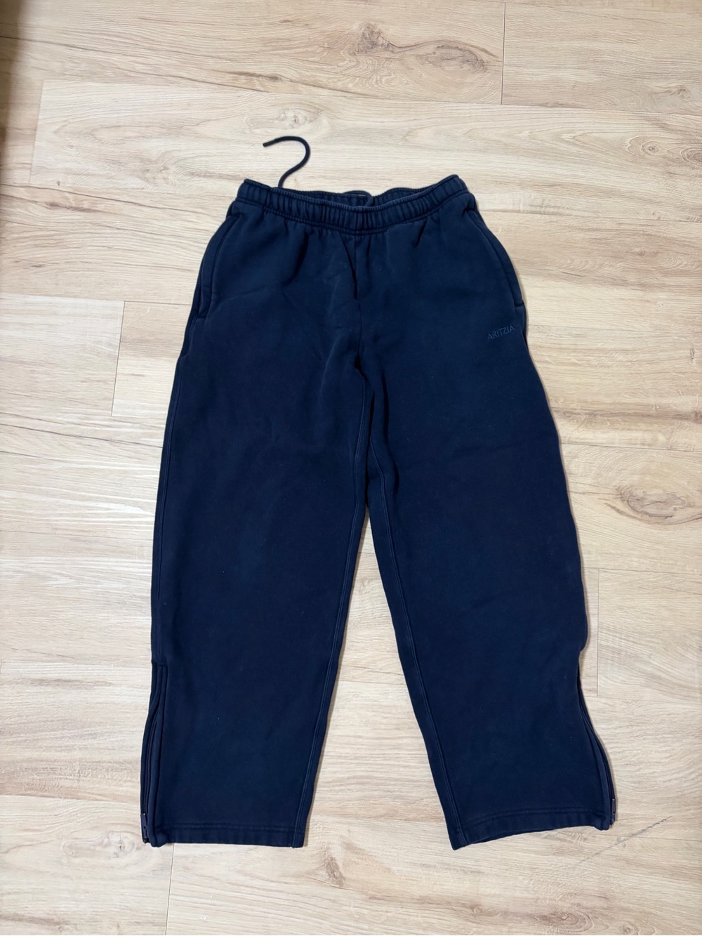 Aritzia navy blue Sweatpants with Elastic Waist